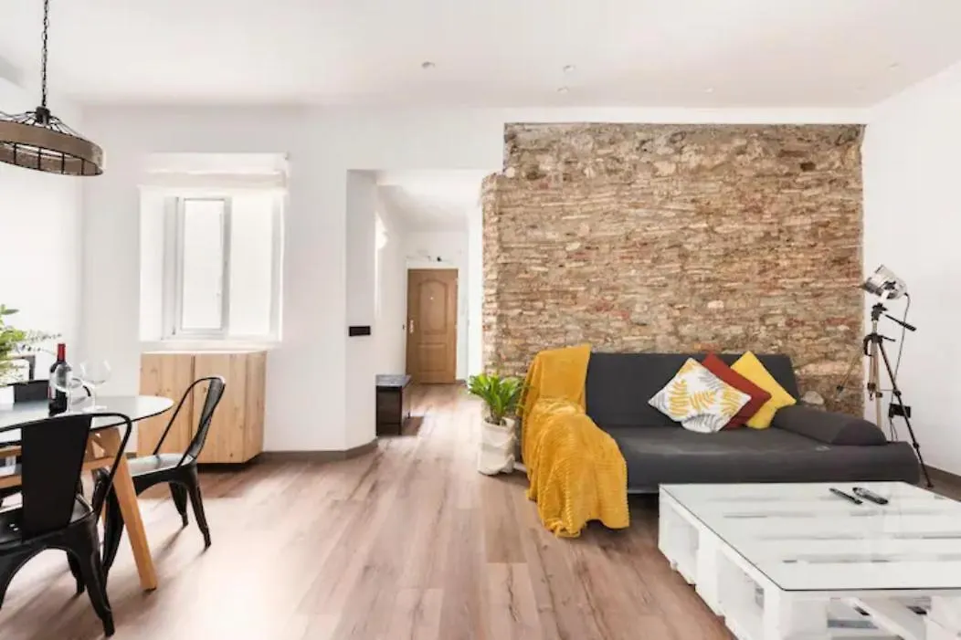 Apartamento Antares Edificio Centrico De 1800 Malaga 0*,