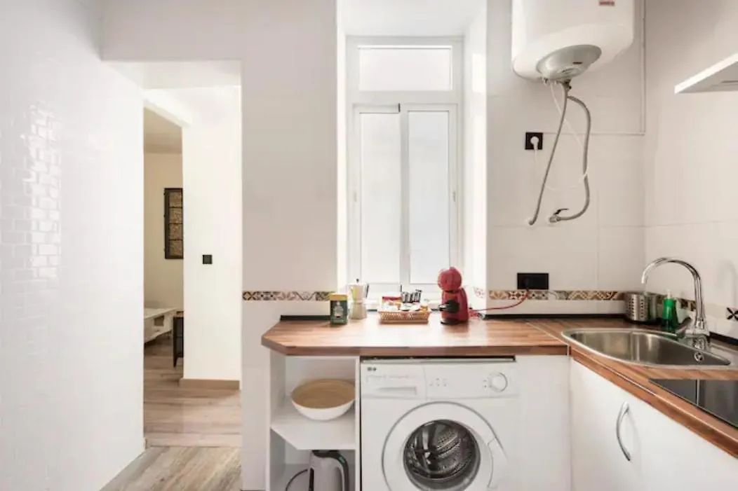 Apartamento Antares Edificio Centrico De 1800 Malaga